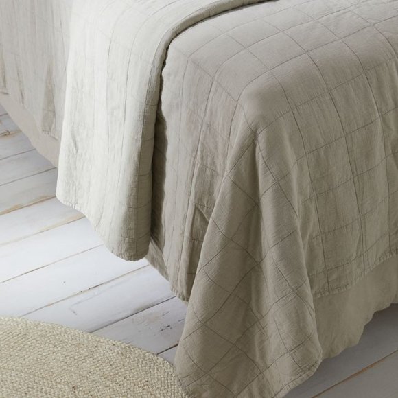 H&M Light Beige Twin XL Quilted Bedspread - Picture 1 of 3